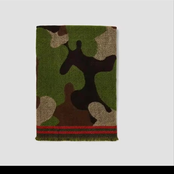Camouflage Wool Blend Scarf - Picture 4 of 6